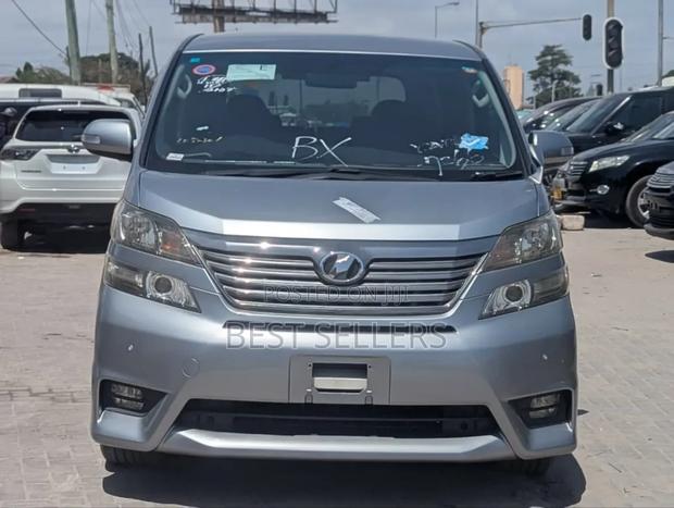 Toyota Vellfire 2008 Silver