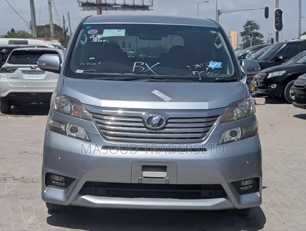 Toyota Vellfire 2008 Silver