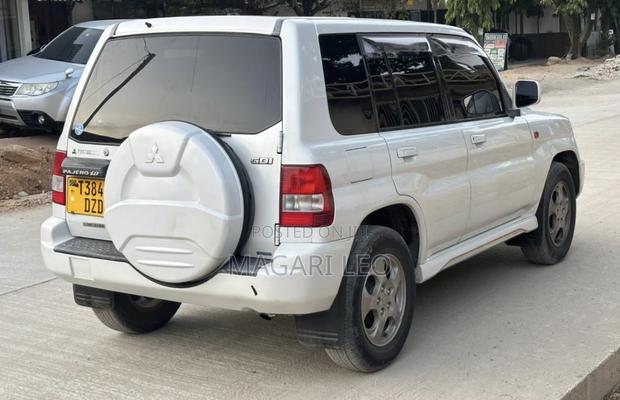 Mitsubishi Pajero 2005 White