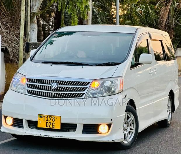 Toyota Alphard 2.4 Petrol AWD 2005 White