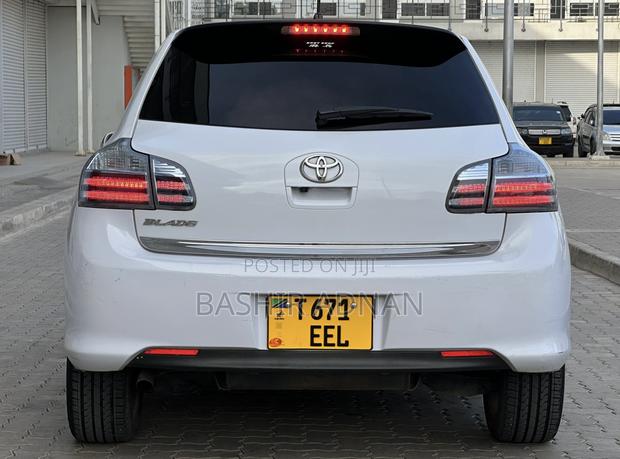 Toyota Blade 2008 White