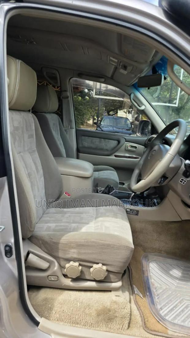 Toyota Land Cruiser 2000 Silver