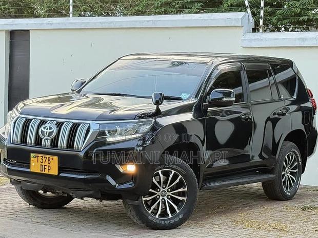Toyota Land Cruiser Prado 2010 Black