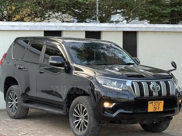 Toyota Land Cruiser Prado 2010 Black