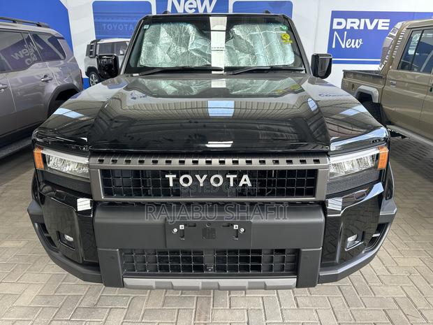 New Toyota Land Cruiser Prado 2.7 2024 Black