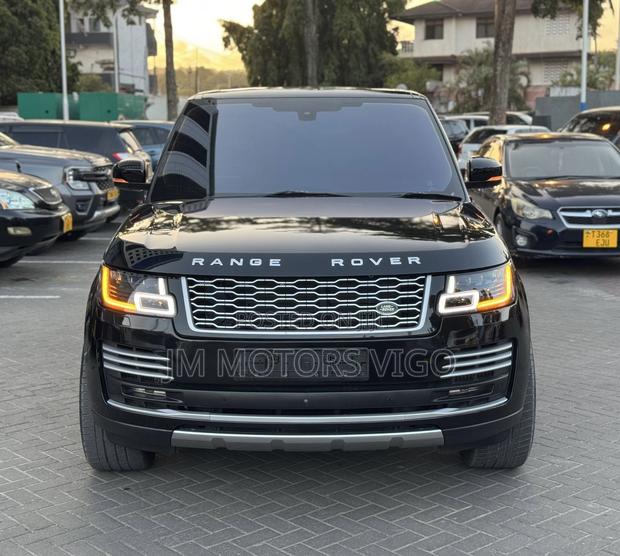 Land Rover Range Rover Vogue 2016 Black