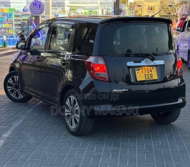 Toyota Ractis 1.5 AWD 2007 Black
