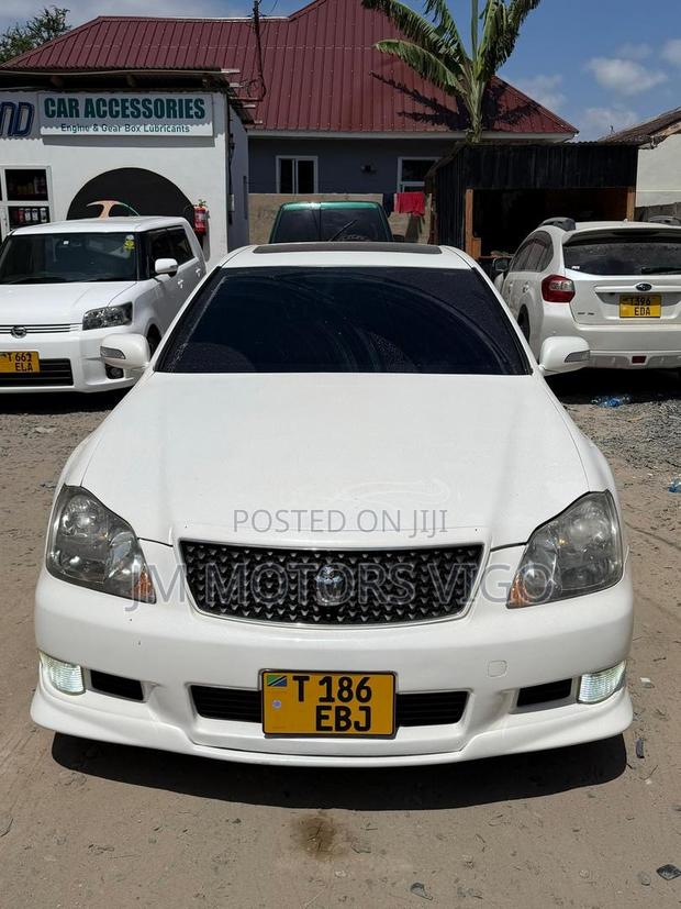 Toyota Crown 2006 Pearl