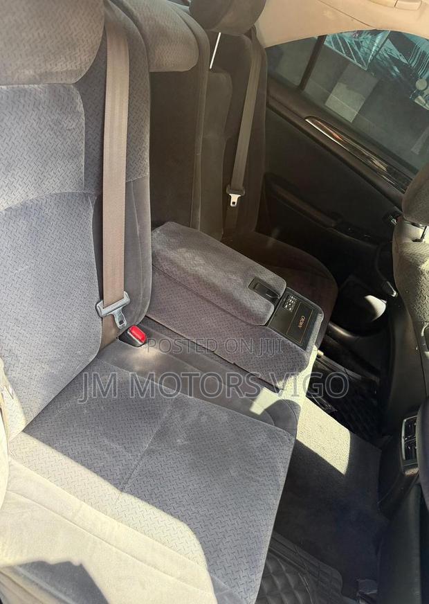 Toyota Crown 2006 Pearl