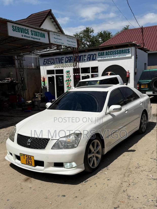 Toyota Crown 2006 Pearl