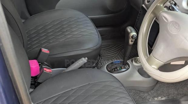 Toyota Vitz 2005 Blue