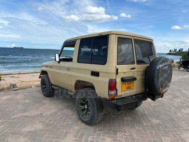 Toyota Land Cruiser 70 1992 Beige