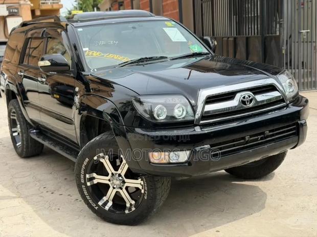 Toyota Hilux Surf 2004 Black