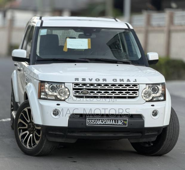Land Rover Discovery 2013 White