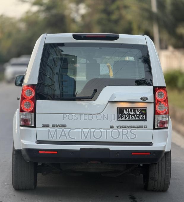 Land Rover Discovery 2013 White