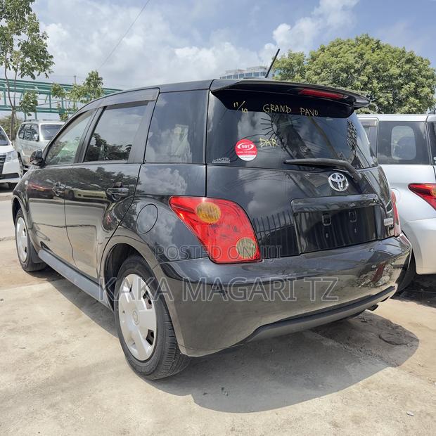 Toyota IST 2005 Black