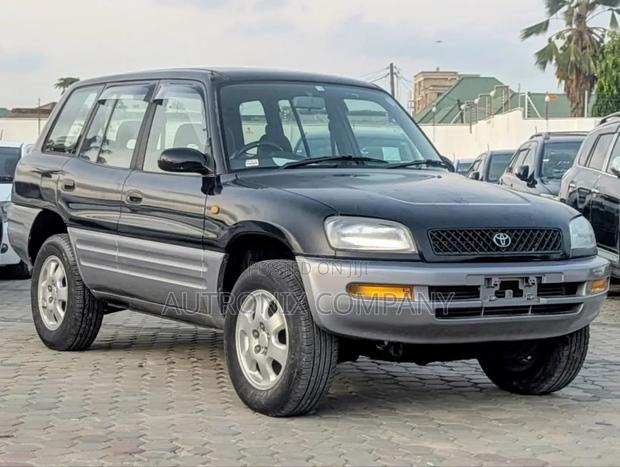 Toyota RAV4 1996 Black