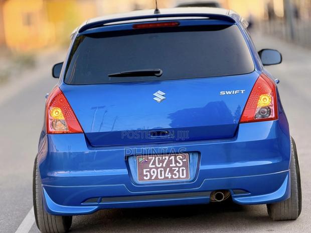 Suzuki Swift 2010 Blue