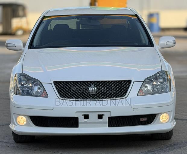 Toyota Crown 2005 Off white