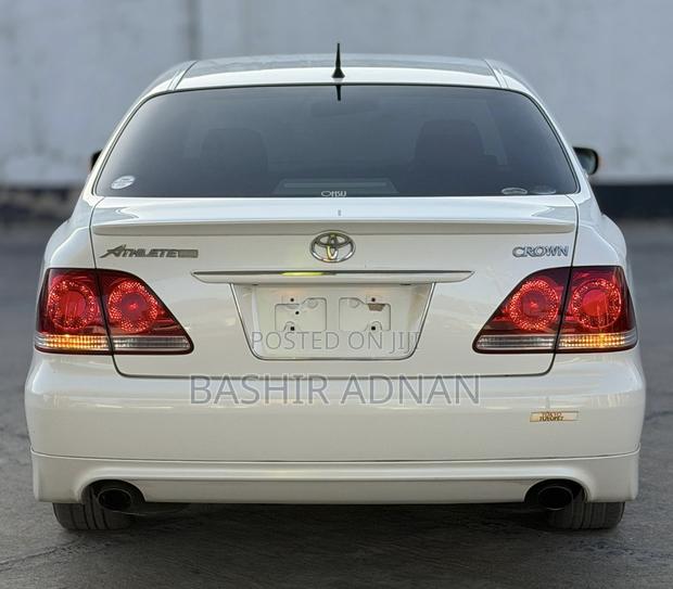 Toyota Crown 2005 Off white