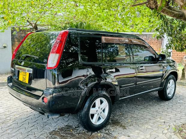 Nissan X-Trail 2010 Black
