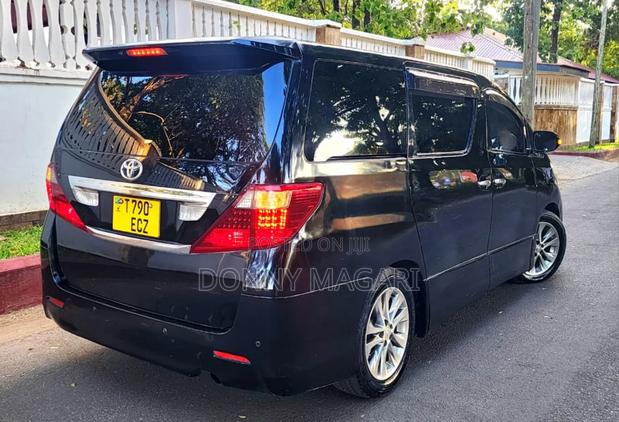 Toyota Alphard 2010 Black