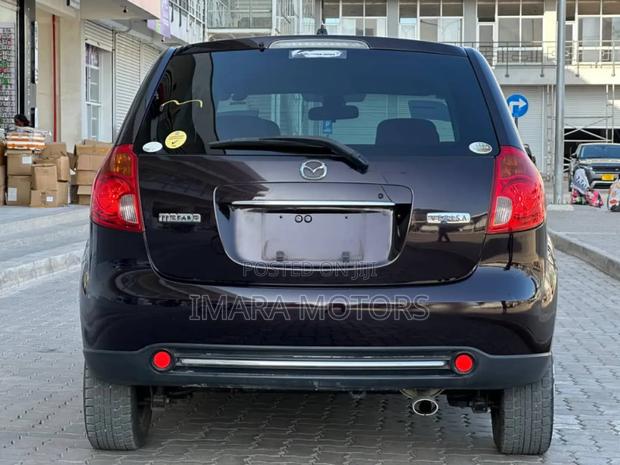 Mazda Verisa 2009 Black
