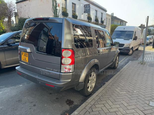 Land Rover Discovery 2010 Gray