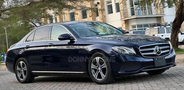 Mercedes-Benz E200 2016 Blue