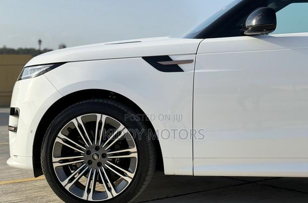 Land Rover Range Rover Sport 2023 White