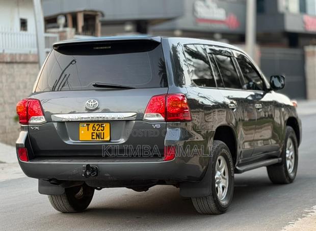 Toyota Land Cruiser 2015 Gray