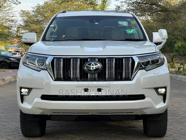 Toyota Land Cruiser Prado 2023 White