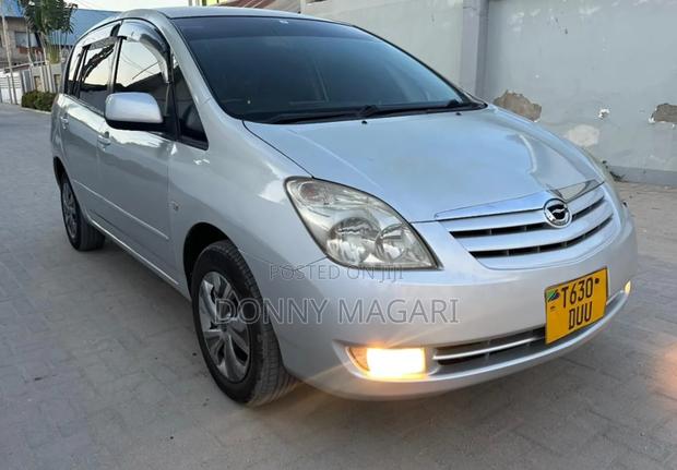 Toyota Corolla Spacio 2003 Silver