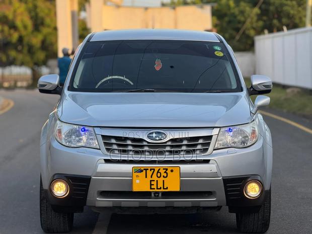 Subaru Forester 2011 Silver