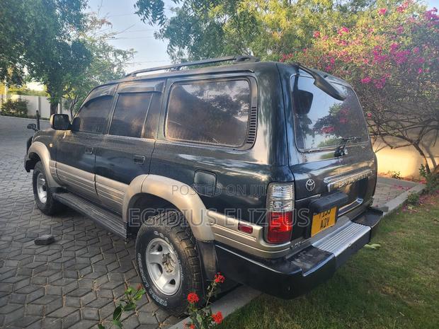 Toyota Land Cruiser 1999 Green