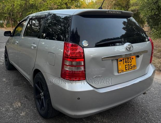 Toyota Wish 2005 Silver