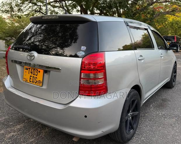 Toyota Wish 2005 Silver