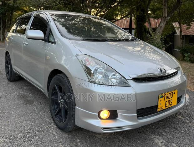 Toyota Wish 2005 Silver
