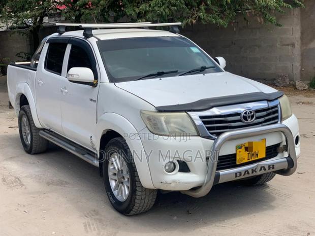 Toyota Hilux 2020 White
