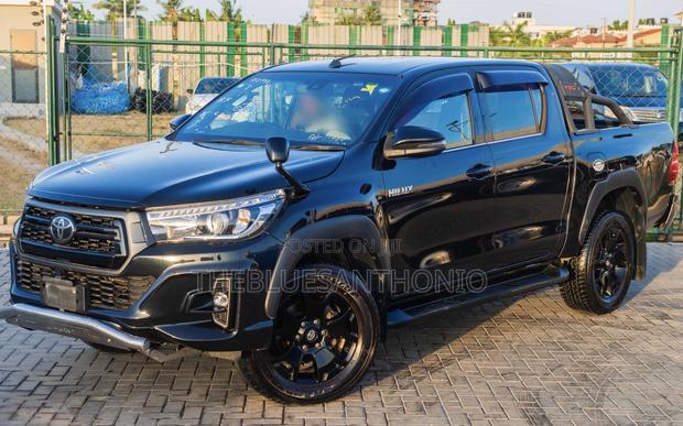 Toyota Hilux 2019 Blue