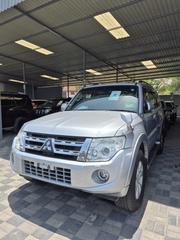 Mitsubishi Pajero 2013 Silver for sale
