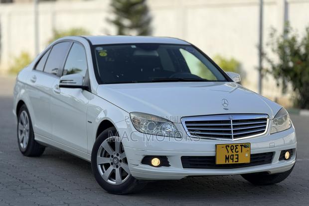 Mercedes-Benz C200 2010 White