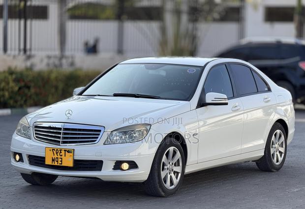 Mercedes-Benz C200 2010 White