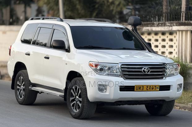 Toyota Land Cruiser 4.5 V8 GX-R 2015 White