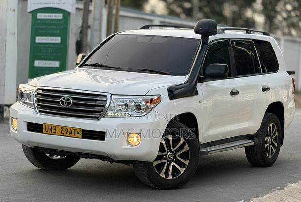 Toyota Land Cruiser 4.5 V8 GX-R 2015 White
