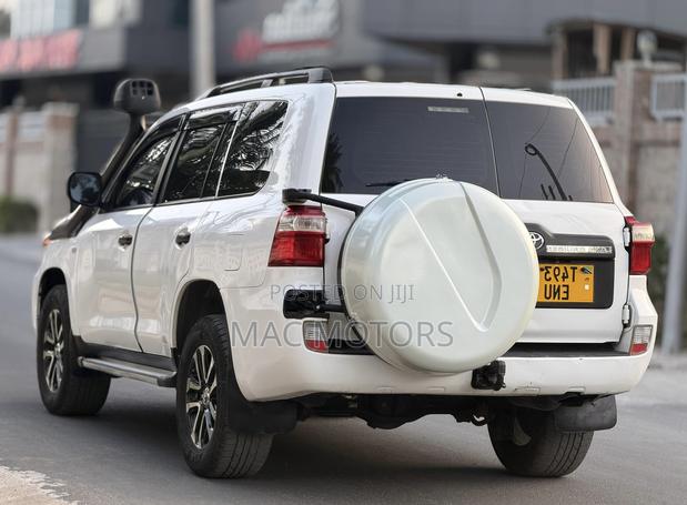 Toyota Land Cruiser 4.5 V8 GX-R 2015 White