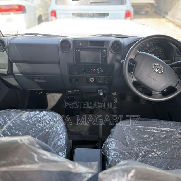 Toyota Land Cruiser 2021 White