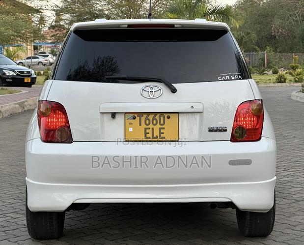 Toyota IST 2004 White