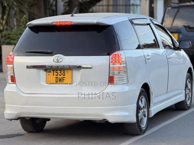 Toyota Wish 2005 White