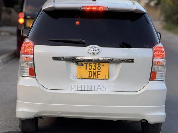 Toyota Wish 2005 White
